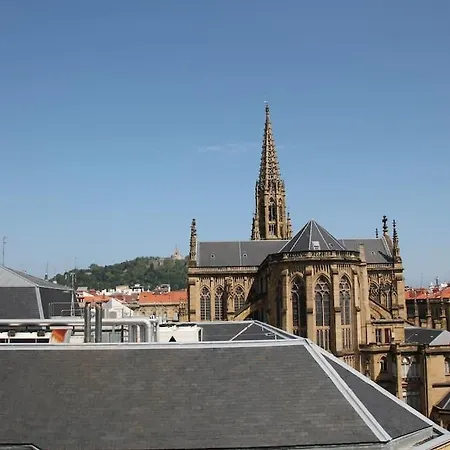 Luminoso Apartamento Con Terraza Y Parking Gratis. San Sebastian