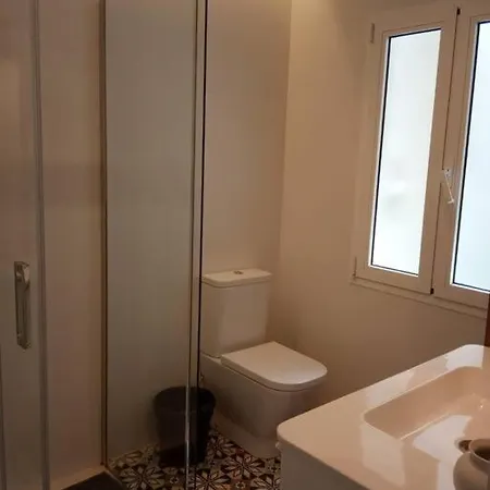 Luminoso Apartamento Con Terraza Y Parking Gratis.