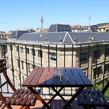 Appartamento Luminoso Apartamento Con Terraza Y Parking Gratis. *
