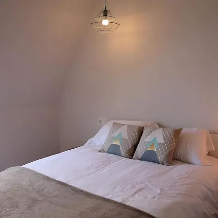 Luminoso Apartamento Con Terraza Y Parking Gratis. * San Sebastián