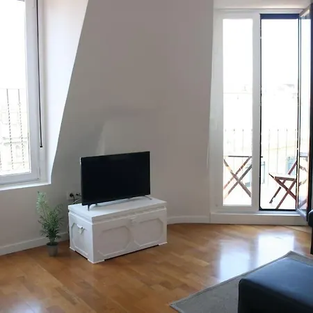 Luminoso Apartamento Con Terraza Y Parking Gratis.